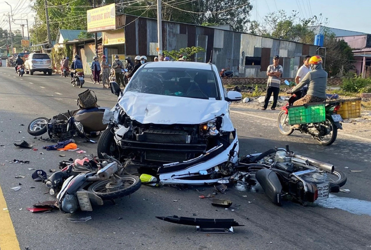 cac ben khong duoc phep roi khoi hien truong sau khi xay ra tai nan Các bên không được phép rời khỏi hiện trường sau khi xảy ra tai nạn