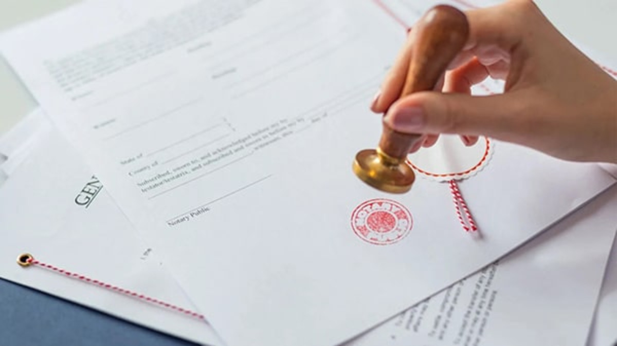 phi cong chung hop dong mua ban xe o to la chi phi dich vu phap ly khong phai phi thue Phí công chứng hợp đồng mua bán xe ô tô là chi phí dịch vụ pháp lý, không phải phí thuế